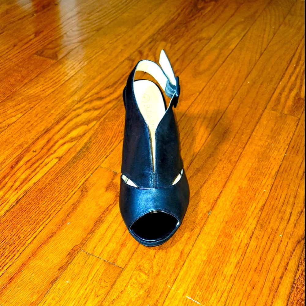 Bella Vita Leona | Open-Toe Slingback Sandal - Picture 4 of 10